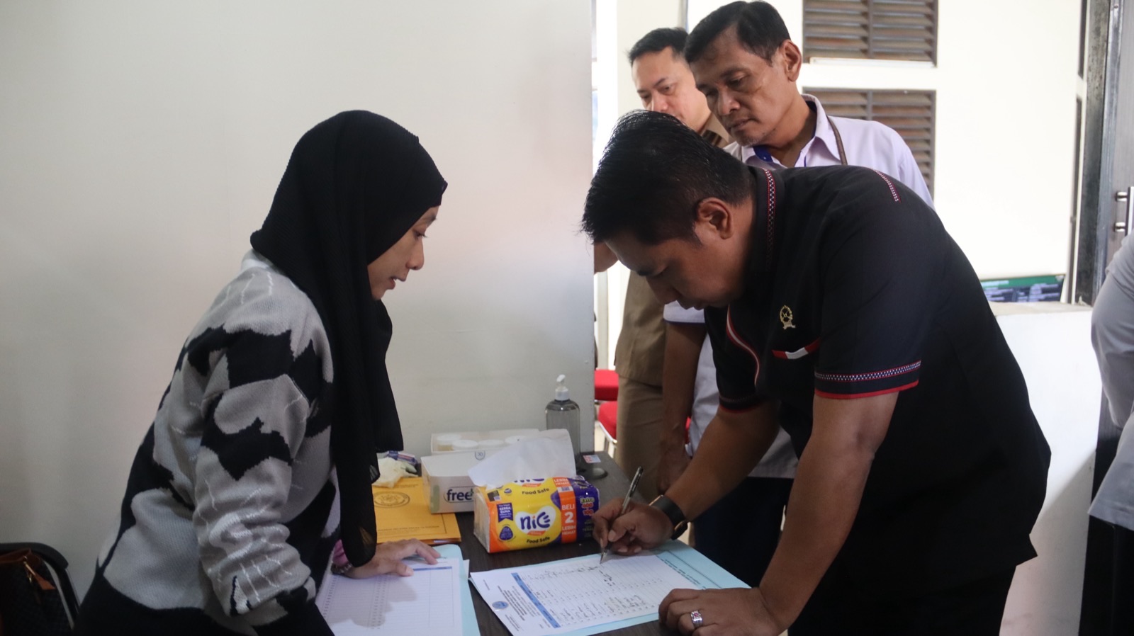 Wujud Komitmen Integritas, PN Jakarta Selatan Gelar Kegiatan Test Urin P4GN Tahun 2025