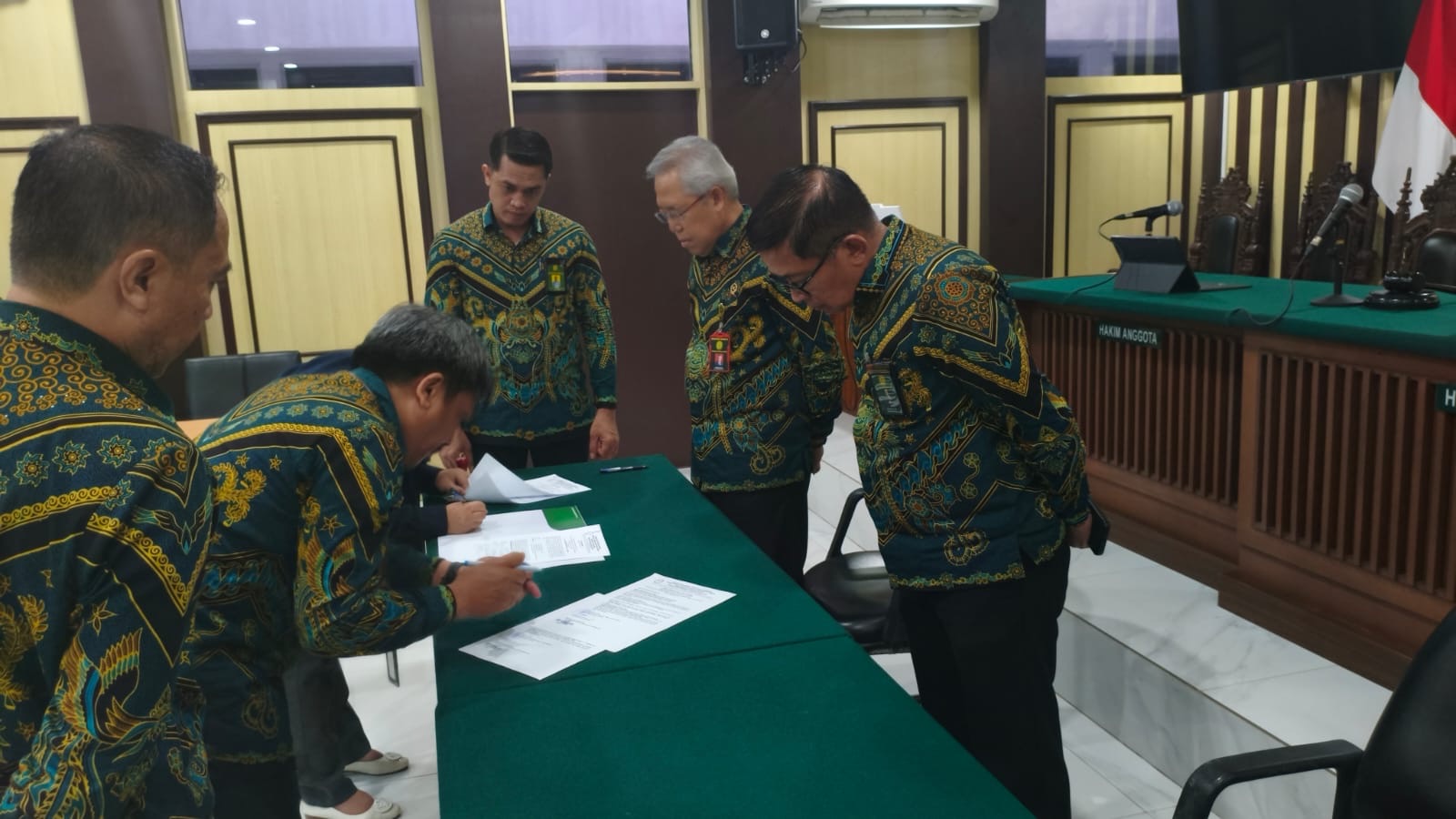 Penandatanganan Kontrak Kerja Konstruksi Gedung Pengadilan Negeri Jakarta Selatan