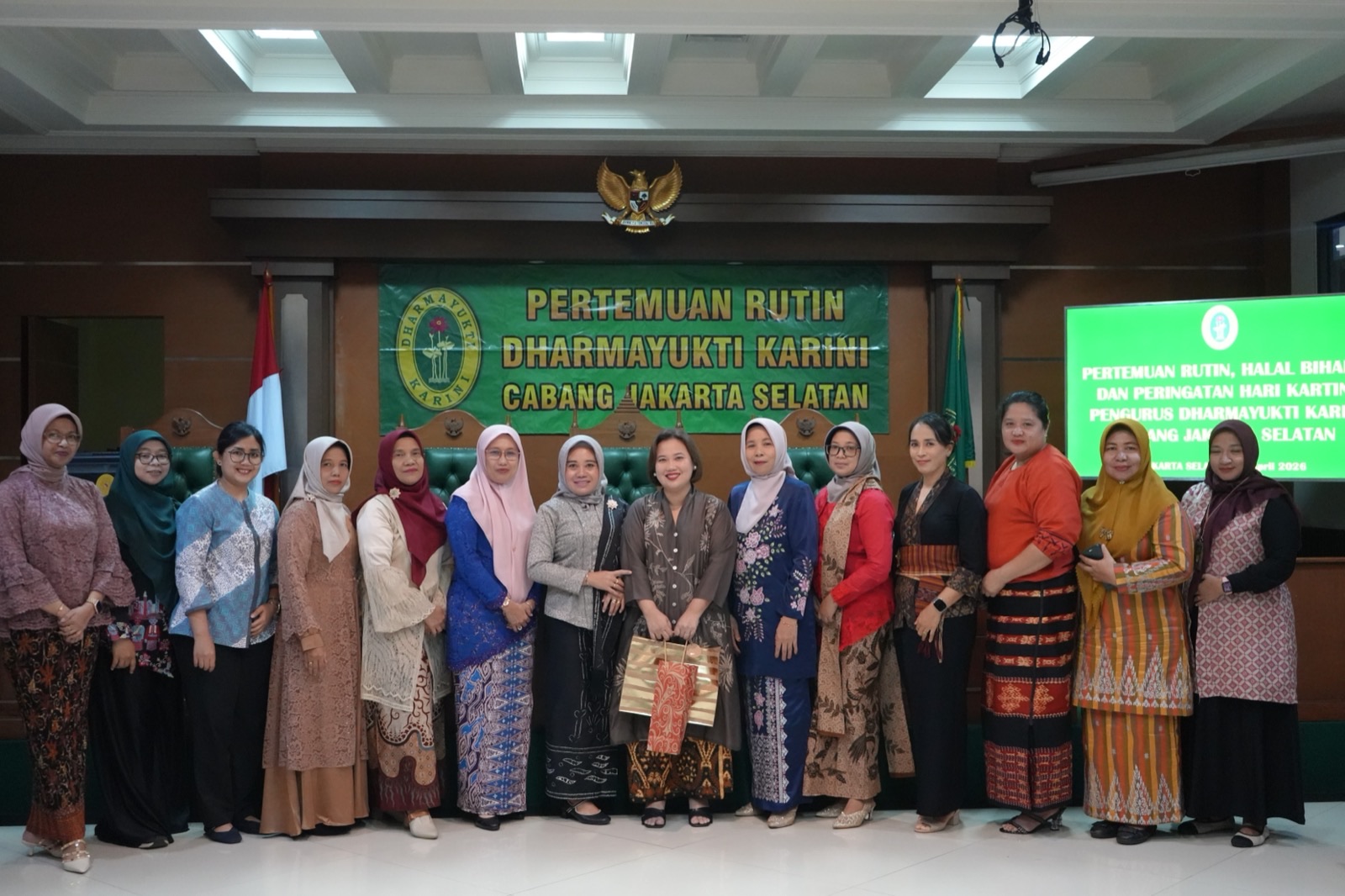 Keluarga Besar Dharmayukti Karini Cabang Jakarta Selatan Menggelar Pertemuan Rutin yang Dirangkaikan dengan Momen Halal Bihalal serta Peringatan Hari Kartini Tahun 2026